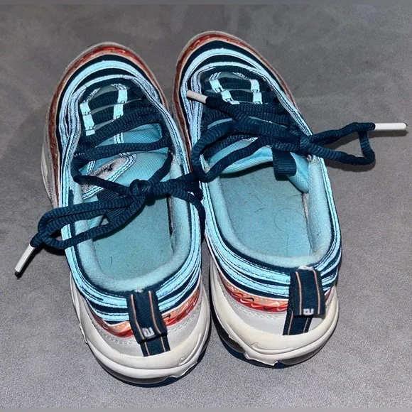 Nike Air Max Shoes - Picture 4 of 5